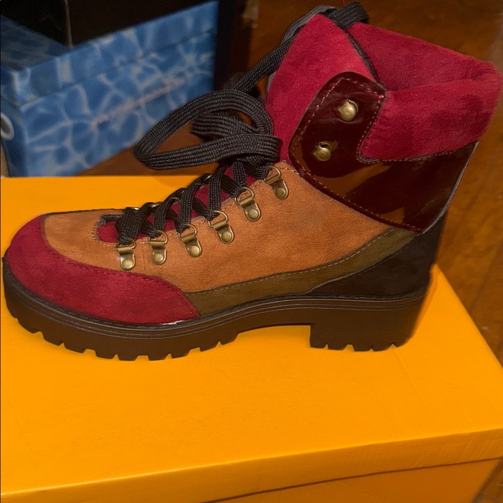 Stylish Women's Hiking Boots - Red and Brown